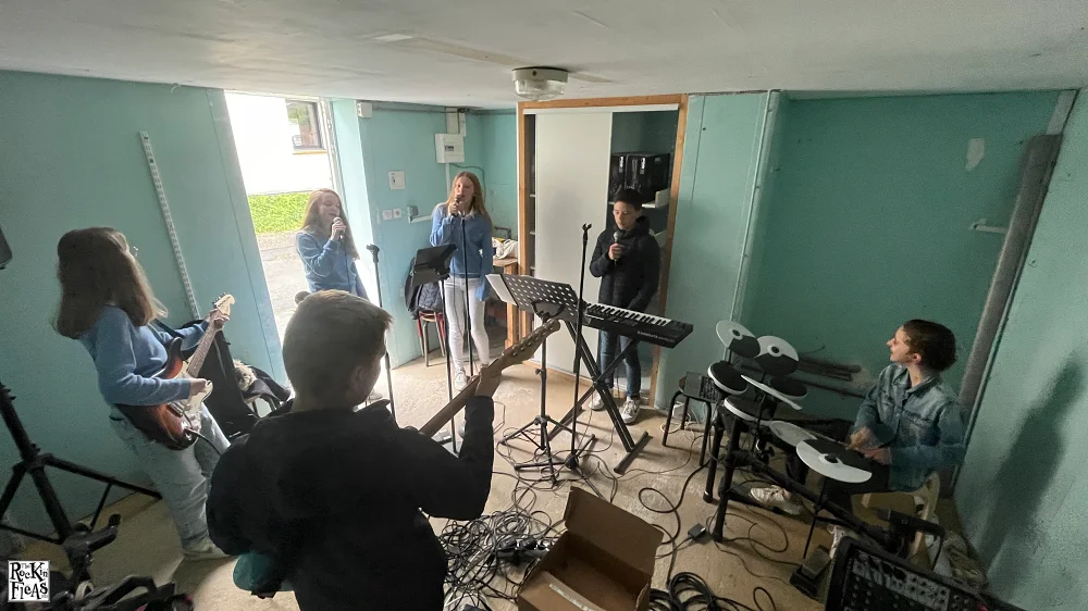 Répétition des Rockin' Fleas dans leur premier local